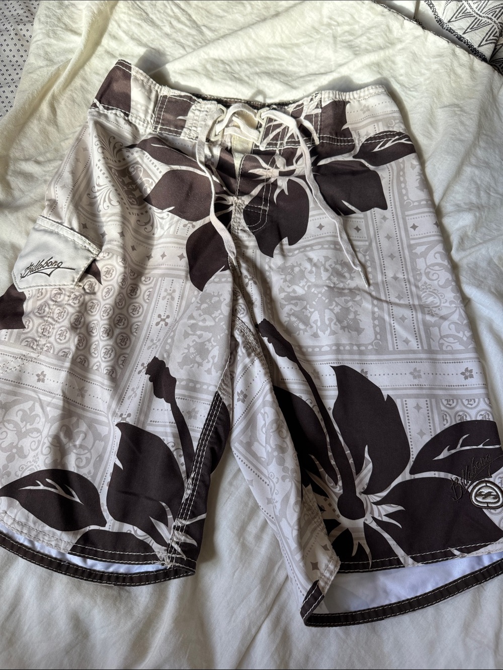 Billabong Brown & White Floral Boardshorts Y2K Andy Irons rising sun baggy style